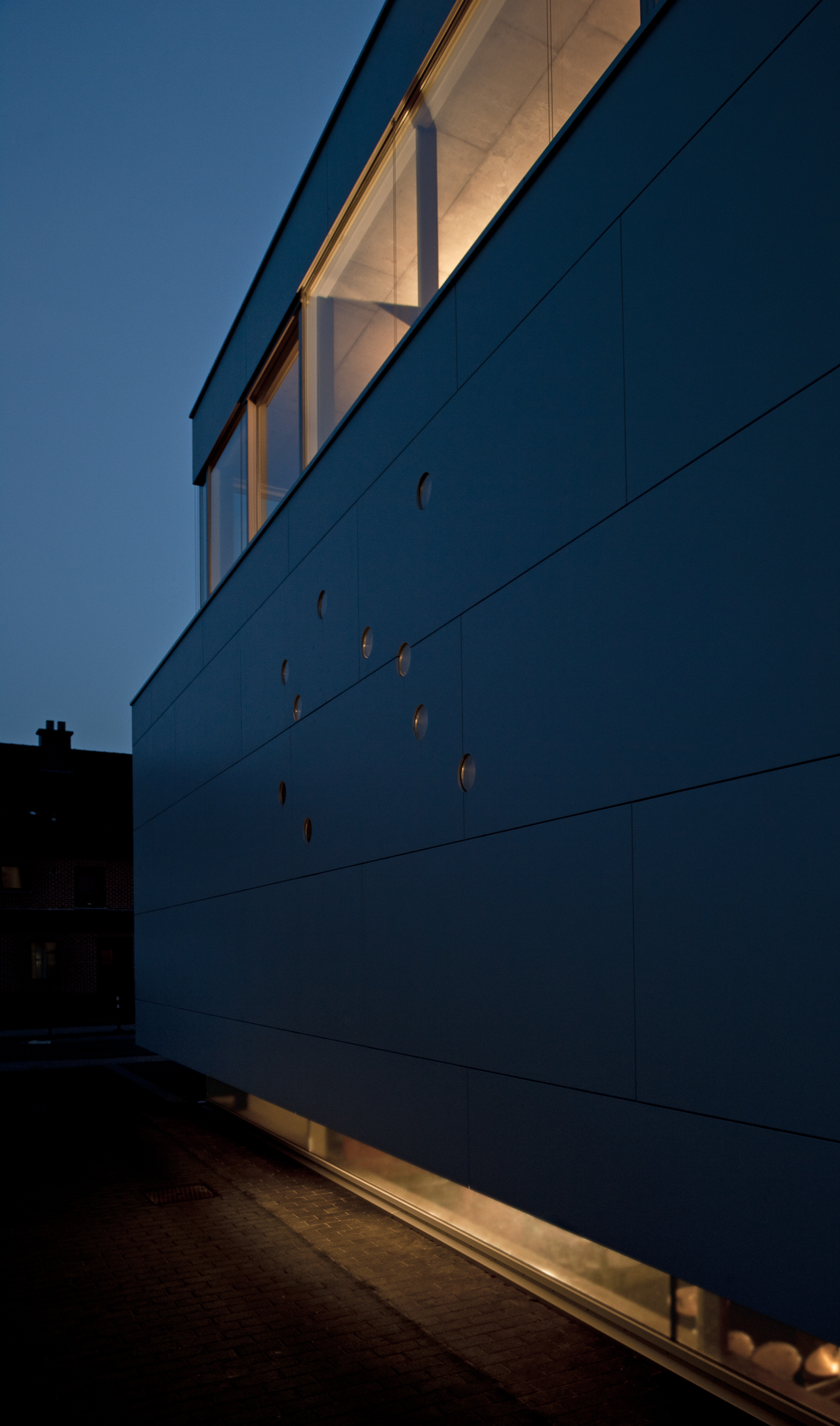 雕塑花园里的牙科诊所-19