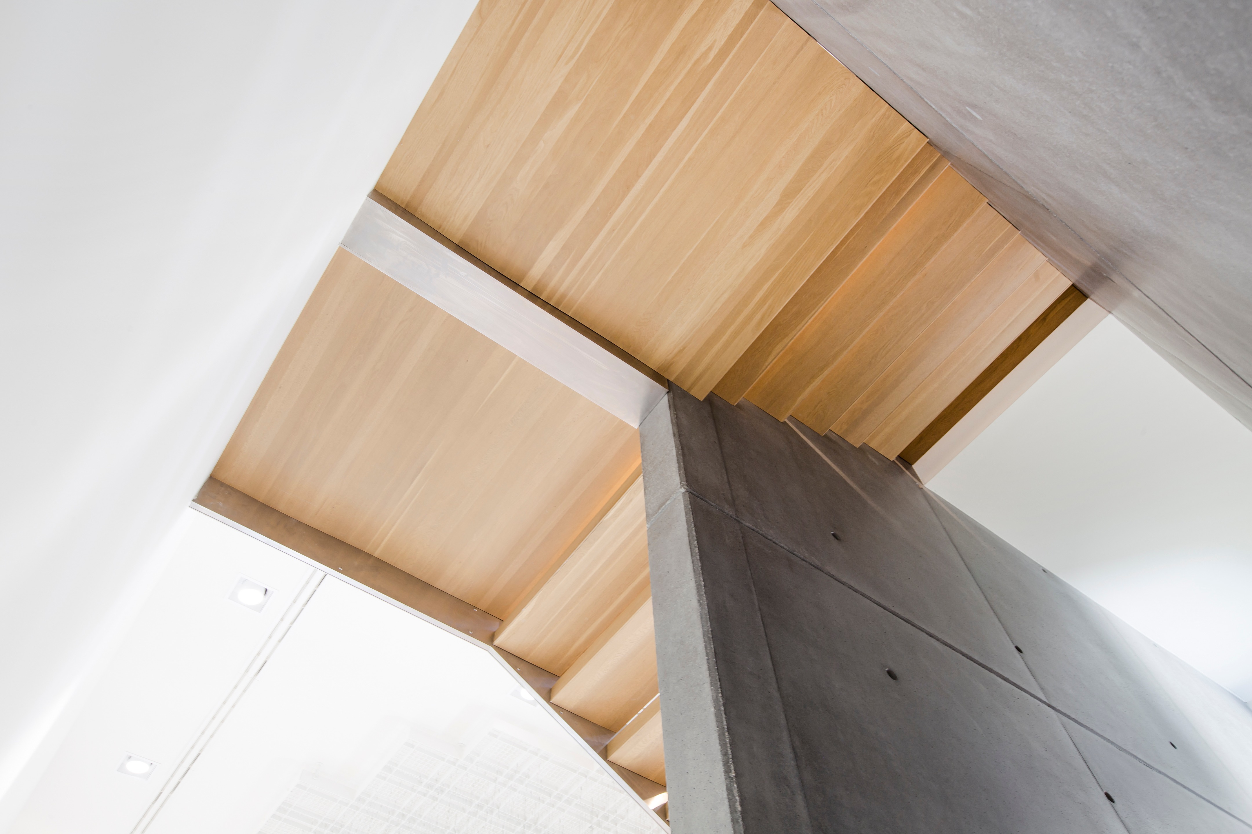 意大利品牌 Herno 总部个性楼梯设计-31