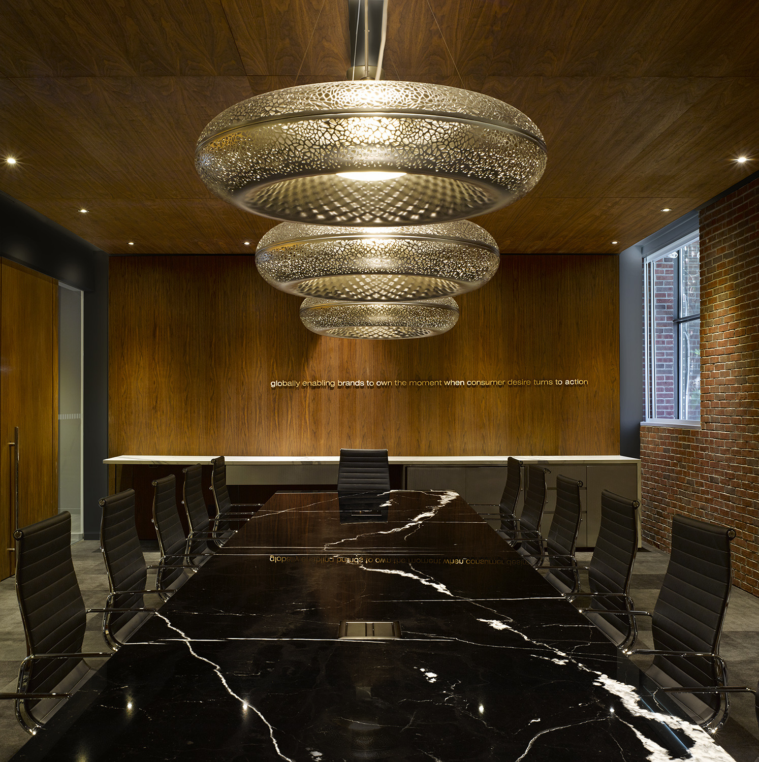 金属网格营造的茶香办公空间-8