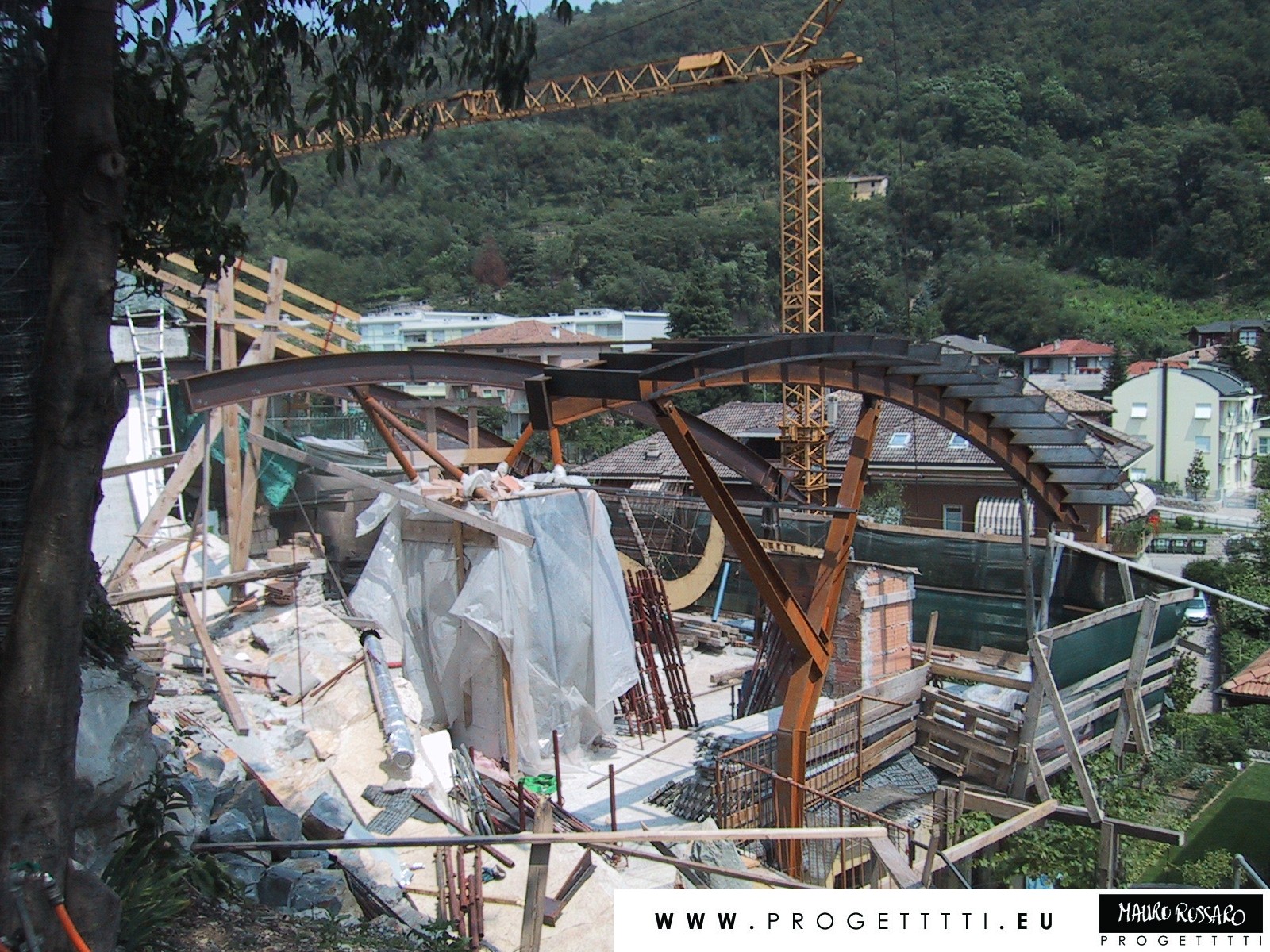 原生材料的艺术共鸣——Casa Rossaro 住宅设计-25