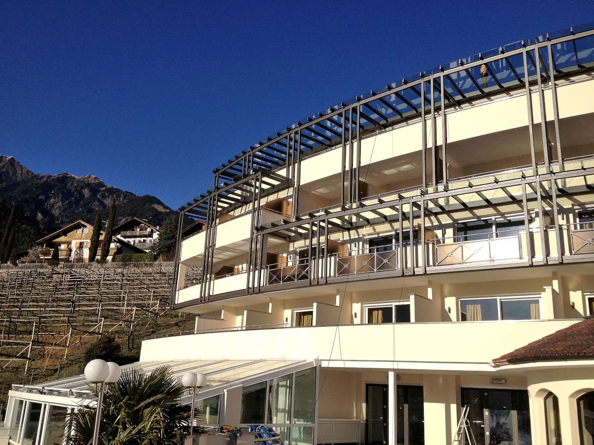 阿尔卑斯山间的五星级酒店改造-7