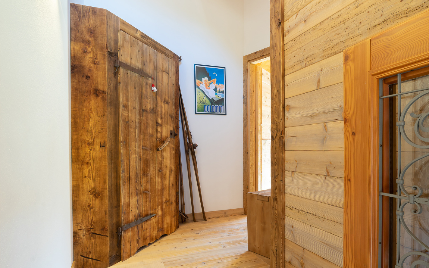 旋转木屋中的现代生活空间-13