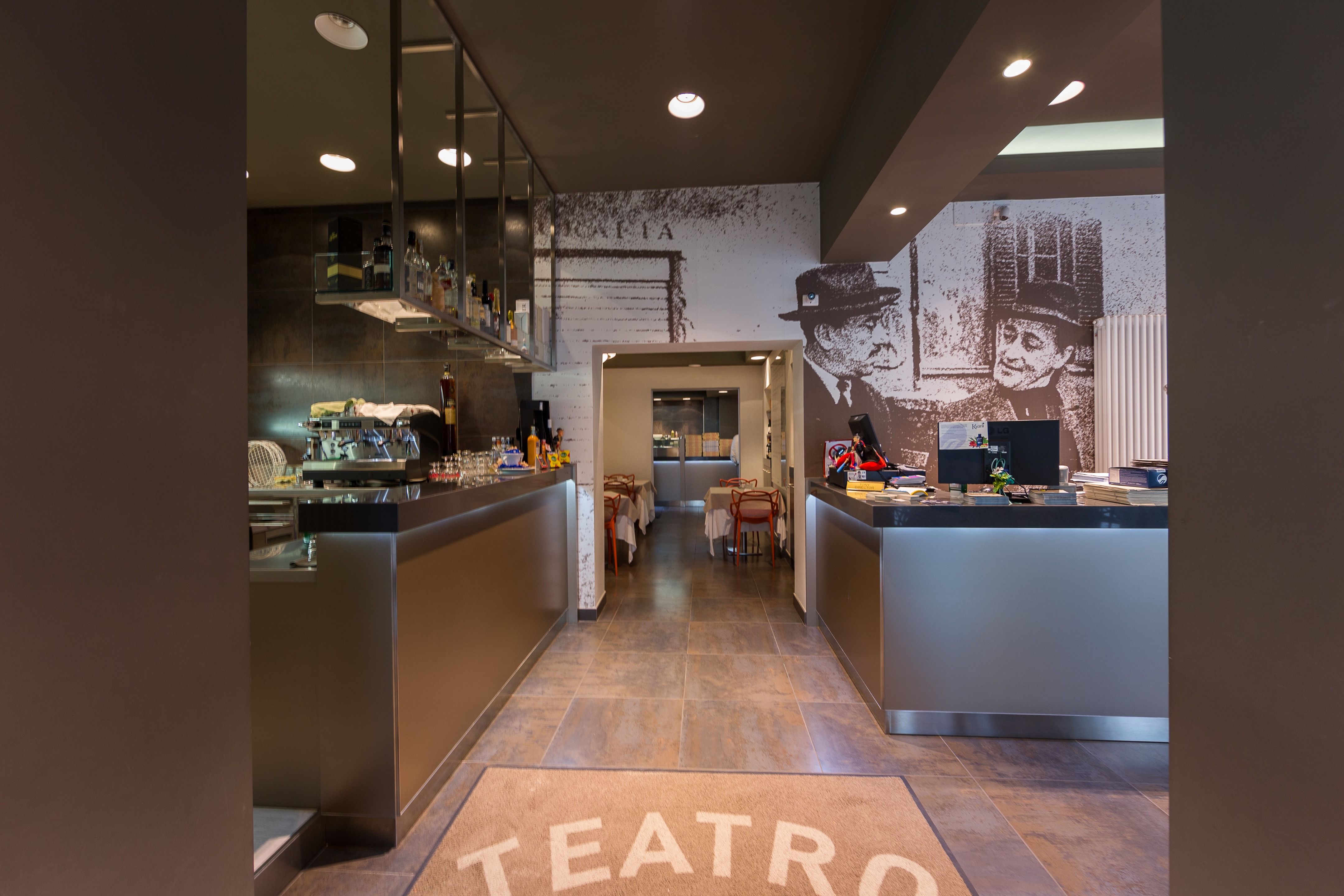 剧院式餐厅 Teatro 26 | 定制家具与光影艺术的完美融合-18