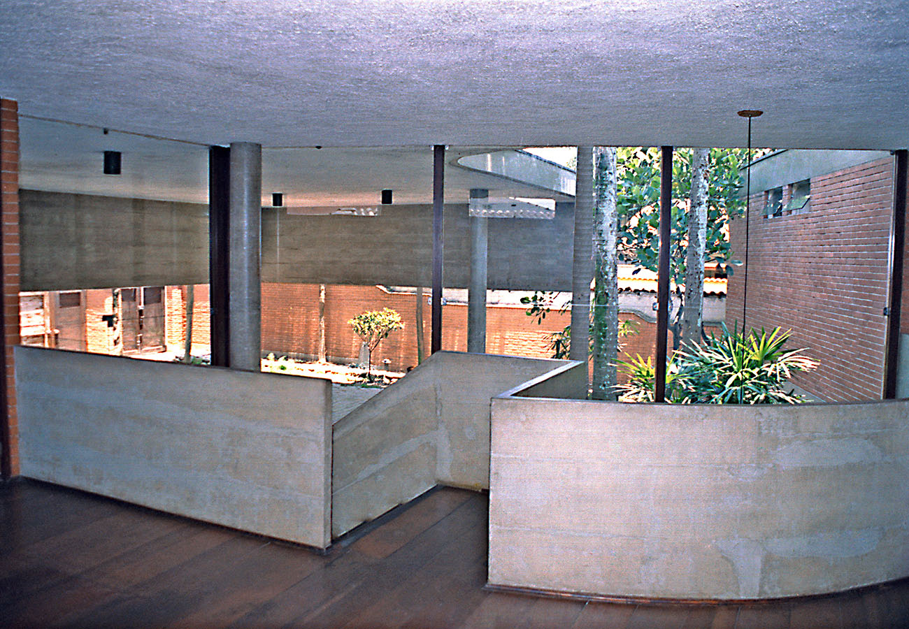 绿意盎然的家庭住宅-48