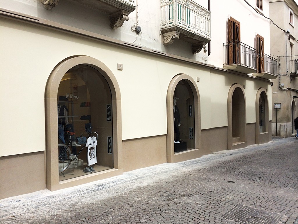 卡梅利诺·布奥诺服装-2