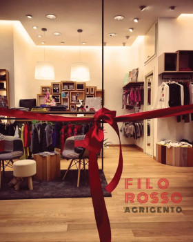 2017 年完成的 FILO ROSSO 展示厅设计