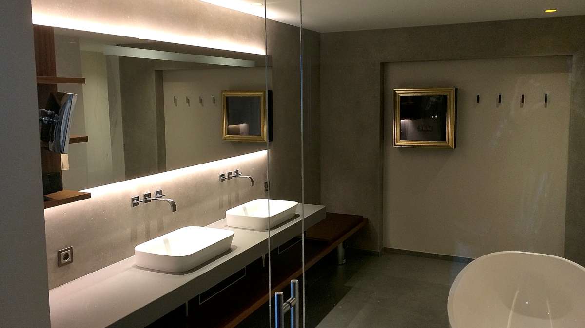 阿尔卑斯山间的五星级酒店改造-88