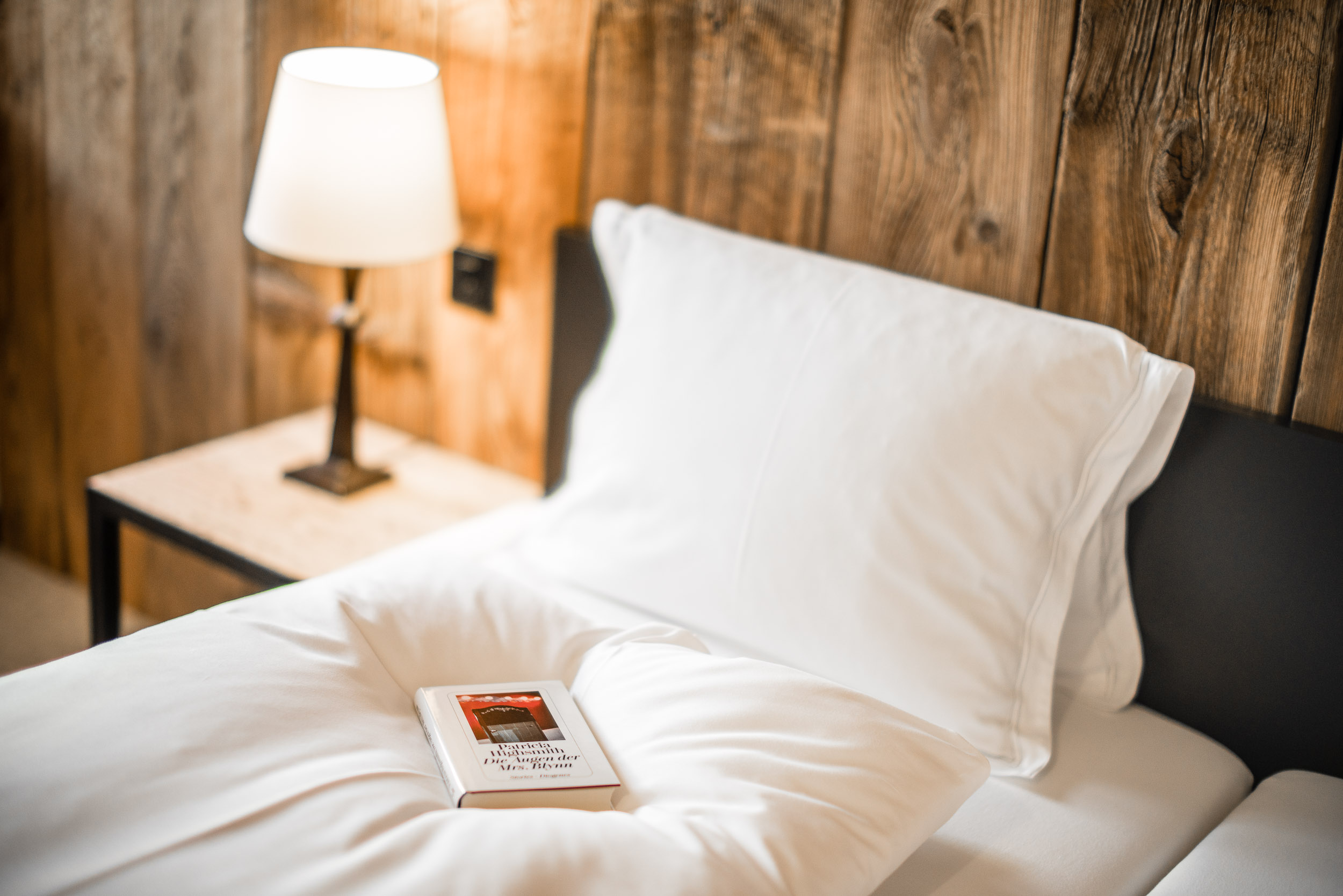 阿尔卑斯山间的艺术瑰宝——瑞士 Sent 酒店-9