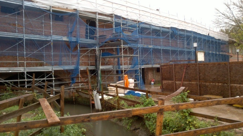 古堡图书馆的现代复兴 · Basiglio 镇“Il Borgo di Vione”项目-12