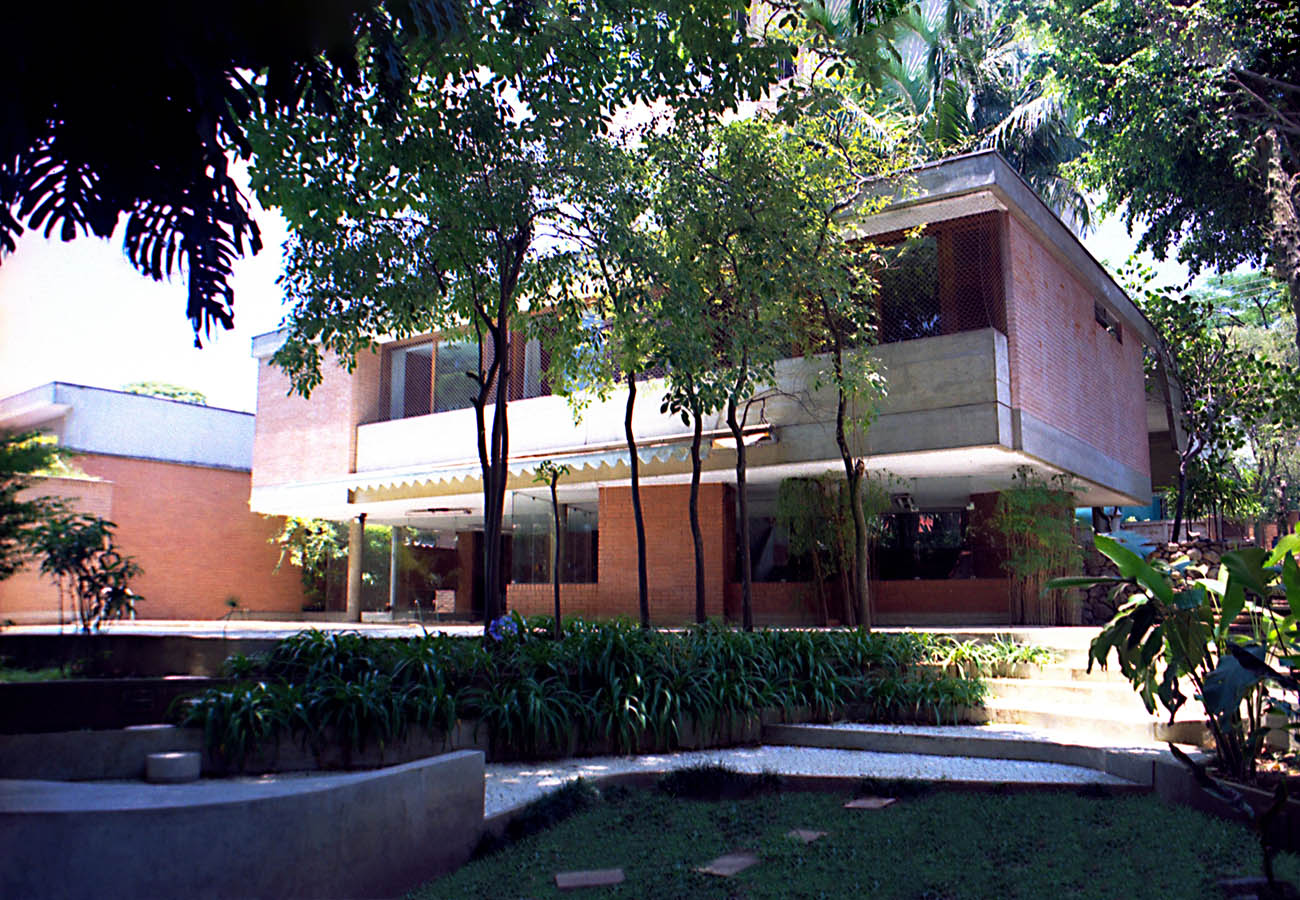 绿意盎然的家庭住宅-25