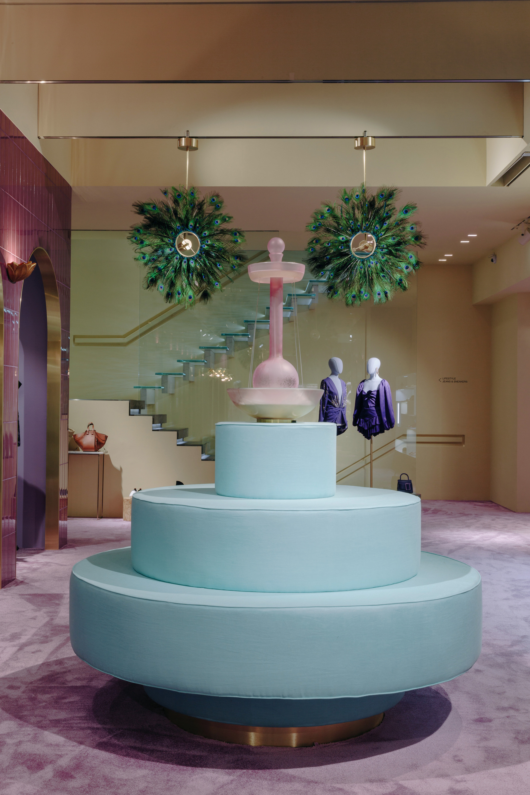 LUISAVIAROMA 展示厅-4