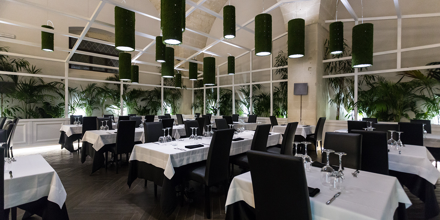 旧工厂变身高雅现代餐厅-19