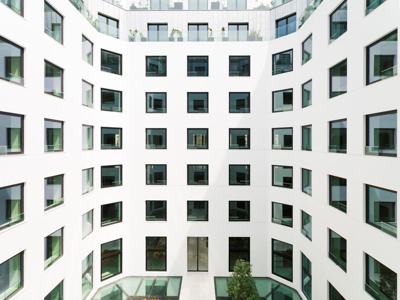 巴黎 COUR AMSTERDAM 建筑的现代与传统完美结合-5