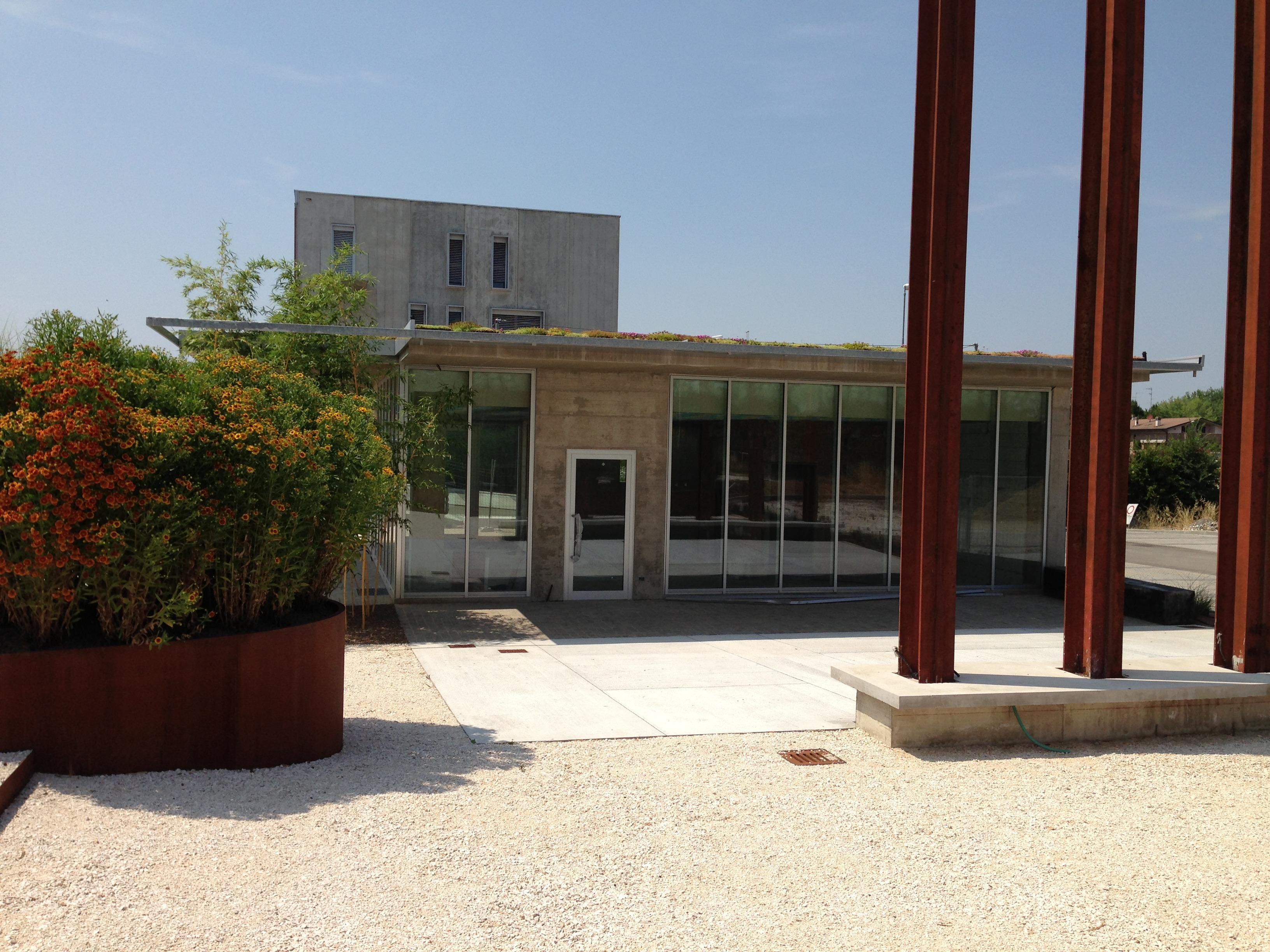 2015 年完成的 Palapa 项目，将工业遗址改造为时尚咖啡馆-25