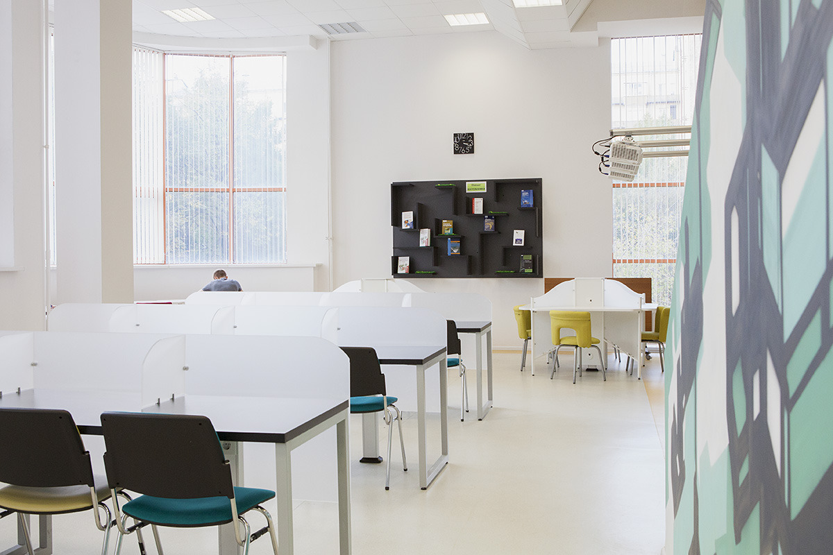 彩色科技油气场 · 州立石油天然气大学图书馆-14