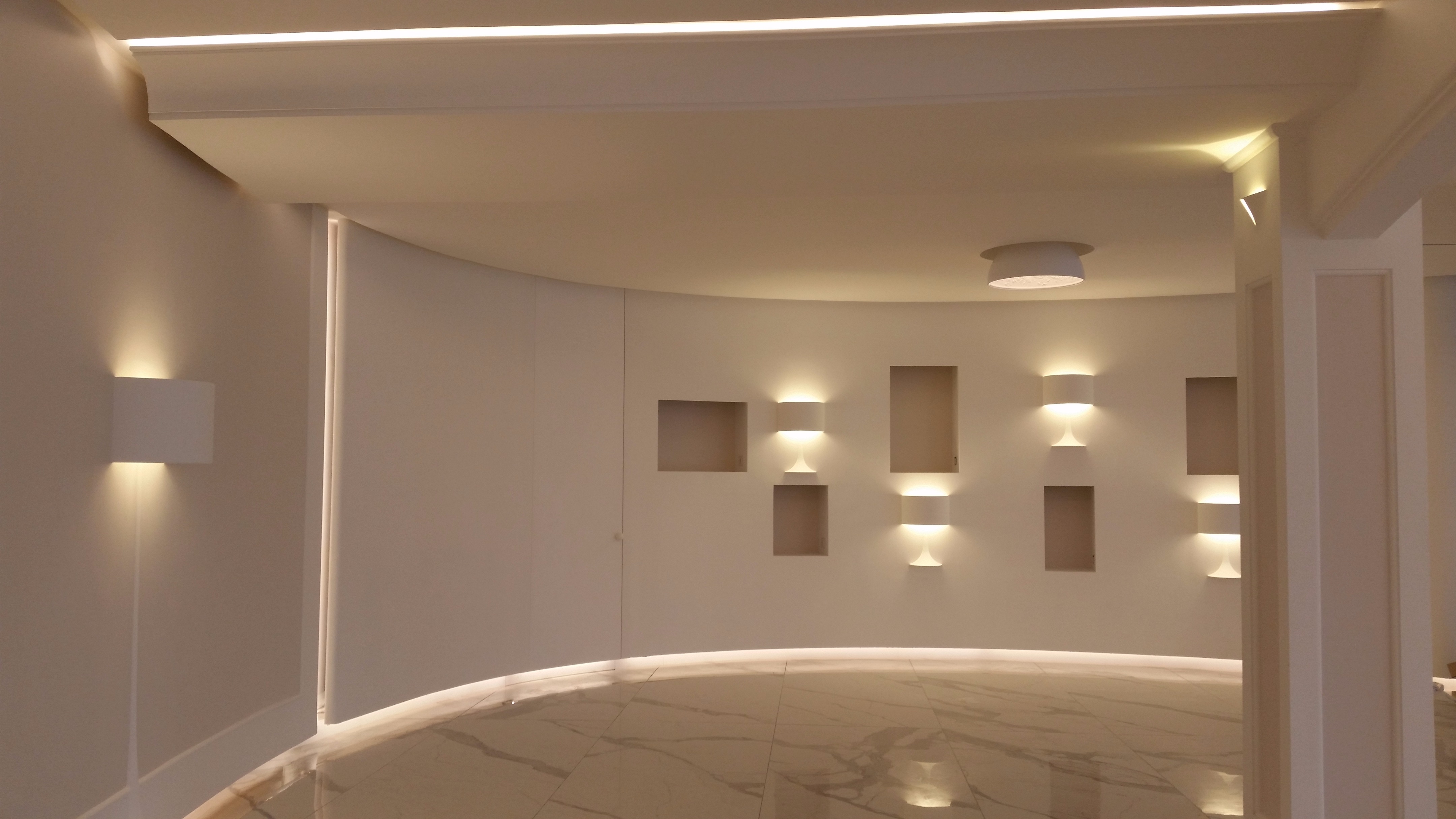 融合自然与建筑的蓝马林俱乐部餐厅设计-18