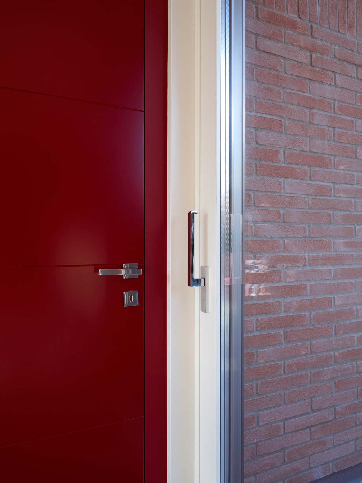 双层别墅“Villa Modena” 代简约风格融合自然光线-6