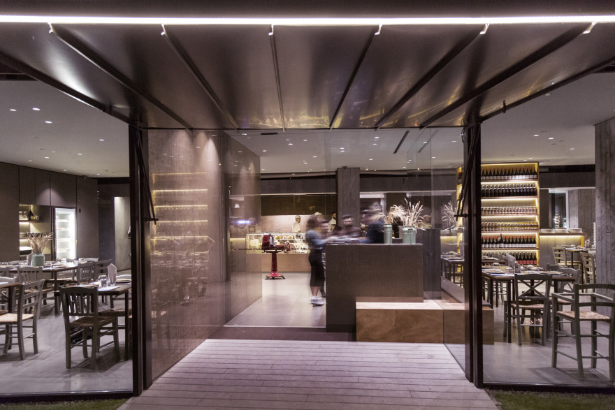 古宅新生,餐饮空间与历史文化的完美融合-17