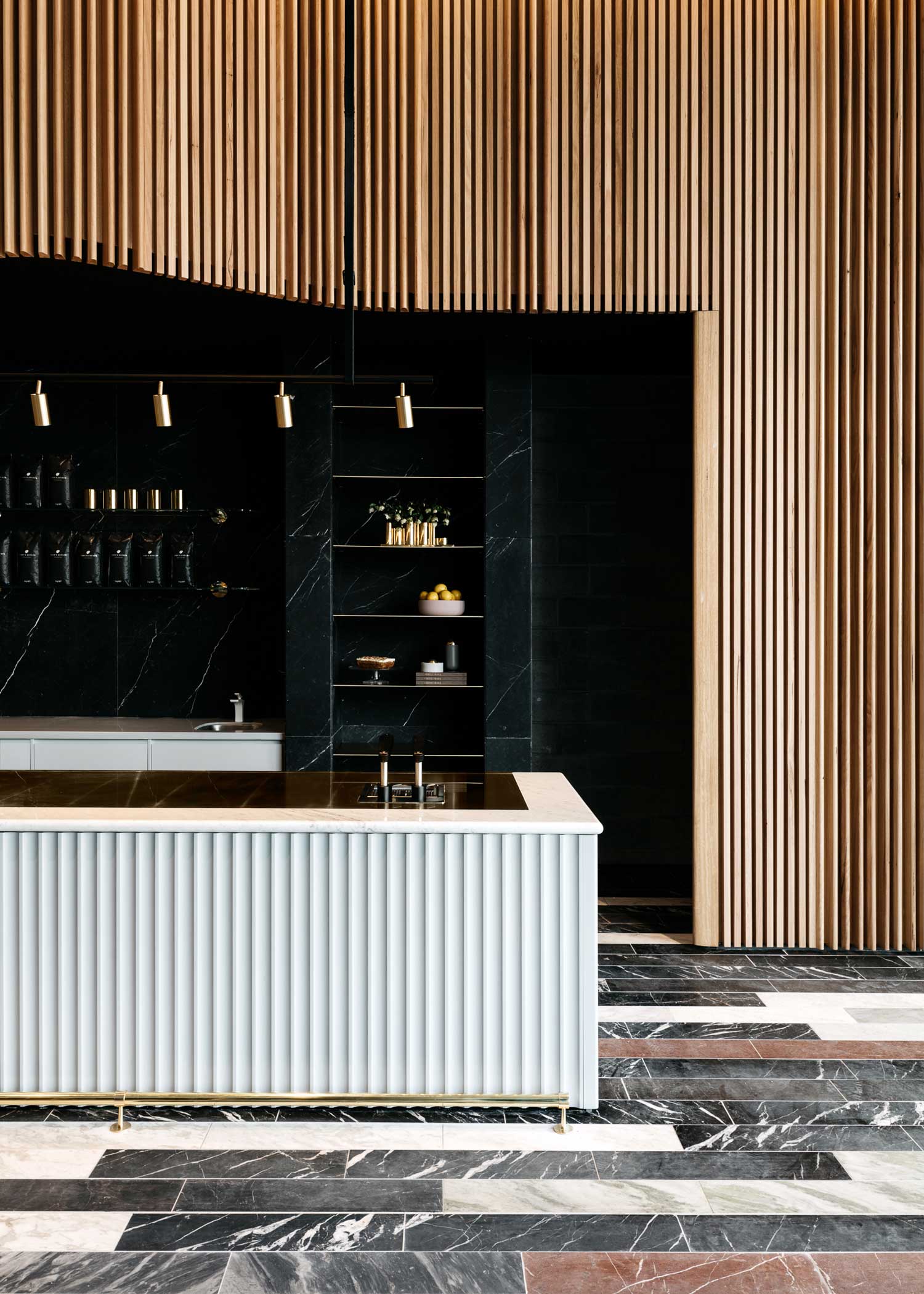 悉尼达林广场 Toby's Estate Cafe,复古银行风格融入现代咖啡空间-16