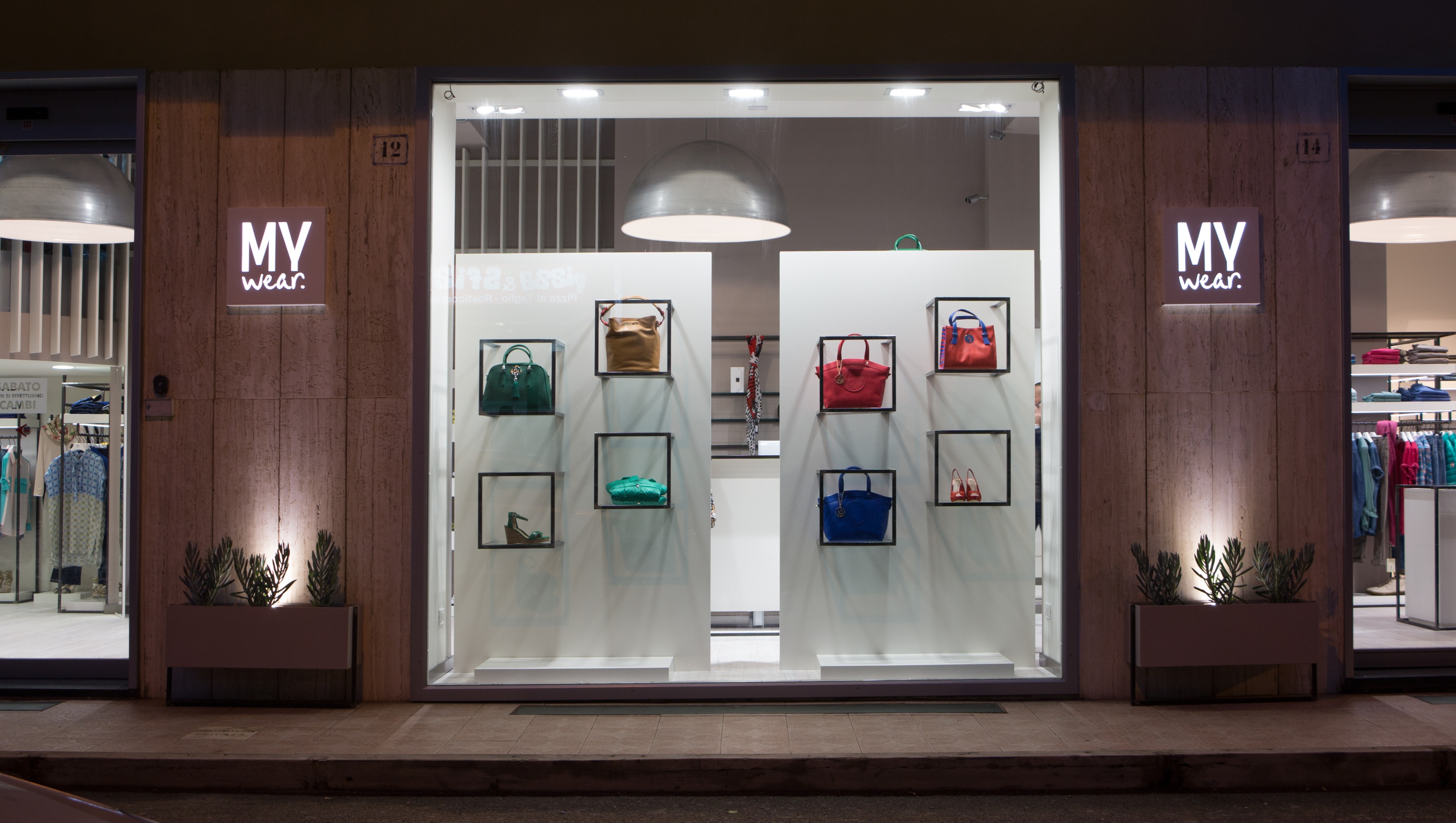 2015 年完成的“My Wear”木结构展示店-32