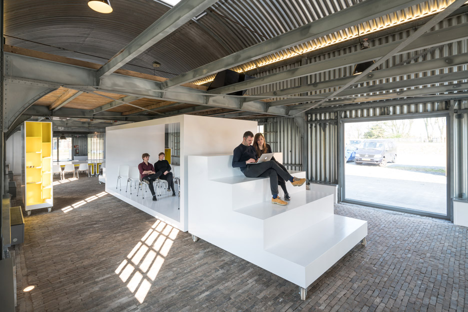 阿姆斯特丹艺术中心创意移动家具设计-28