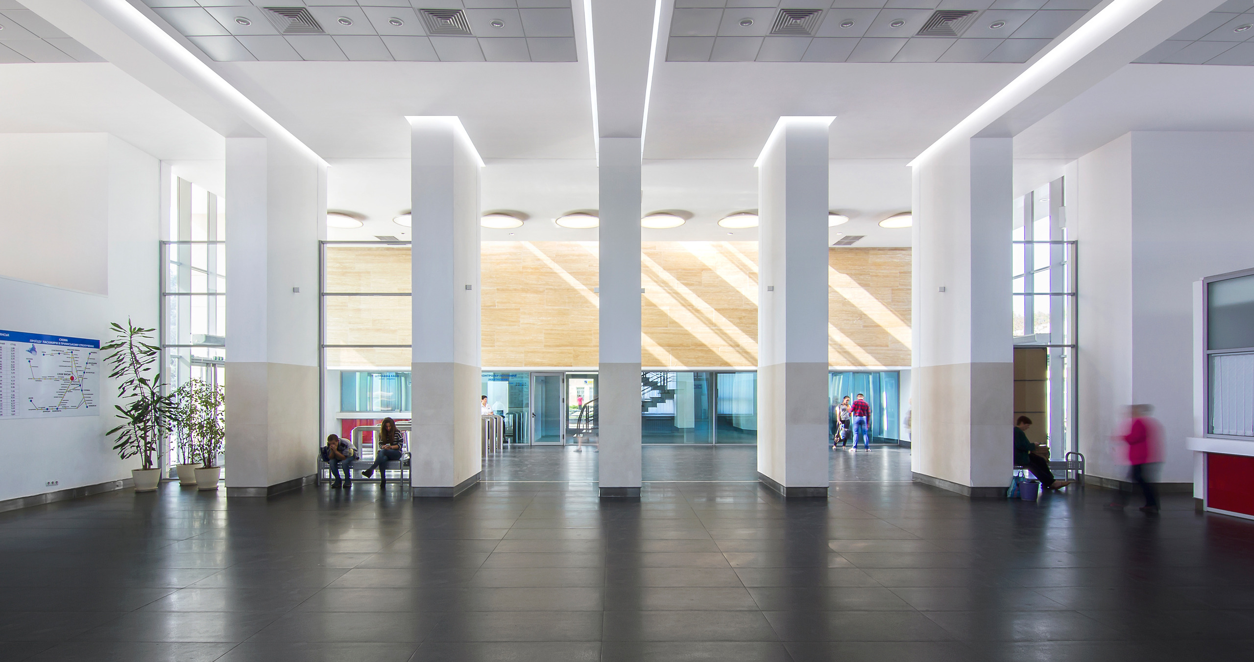 乌克兰斯洛伐茨克火车站室内设计案例分析-15