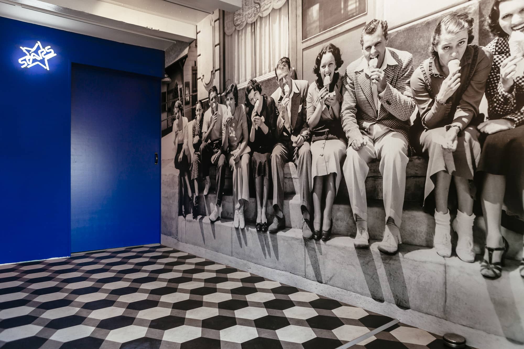 星际冰淇淋店 | 历史古城中的清凉空间-3