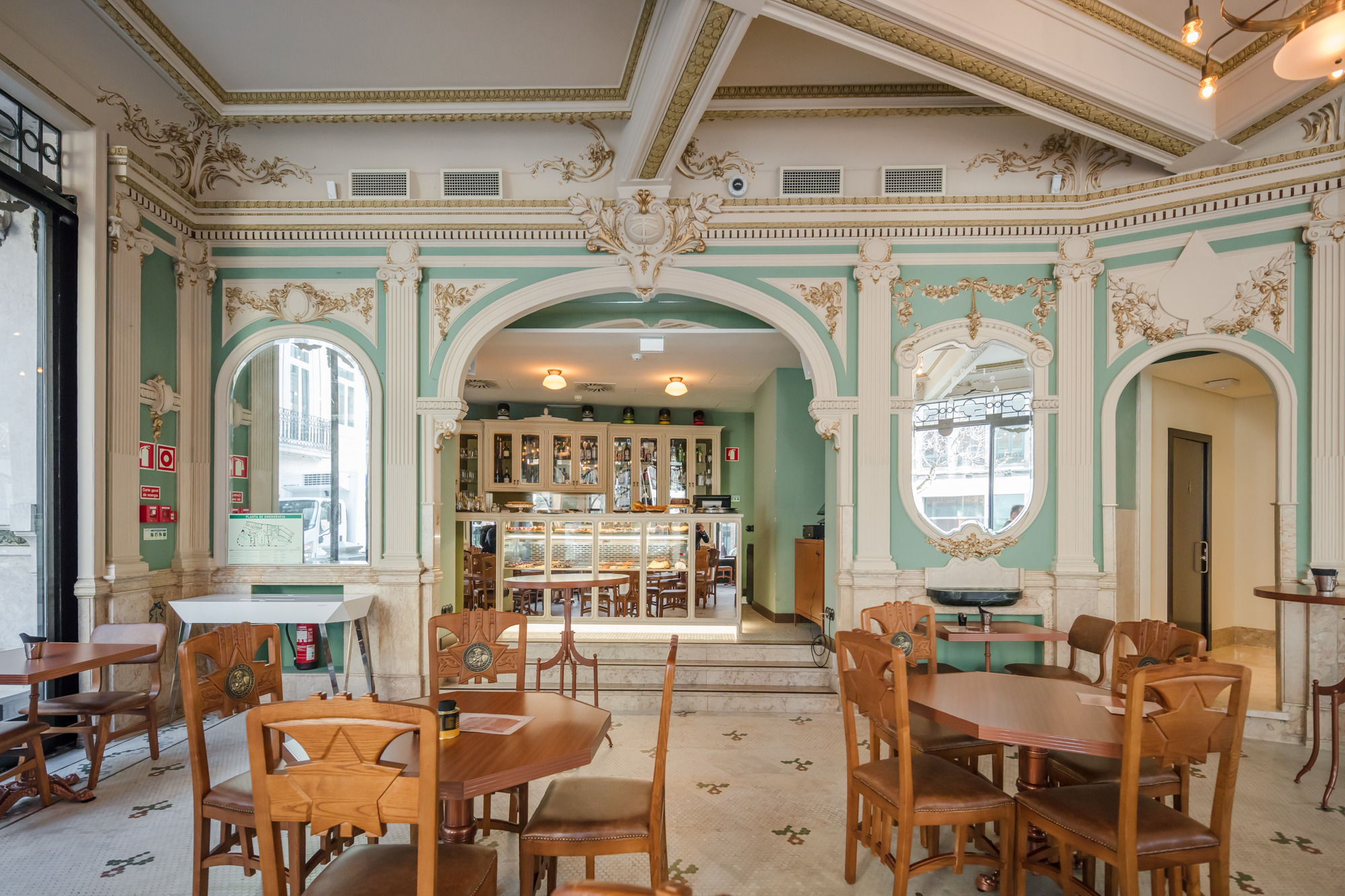 葡萄牙波尔图历史建筑“A Brasileira”酒店的修复与新生-87