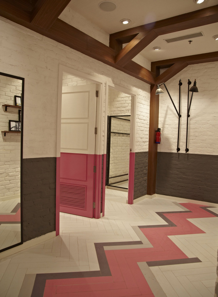 Restore设计的印度Solly Allen Solly阁楼风格女装专卖店-1