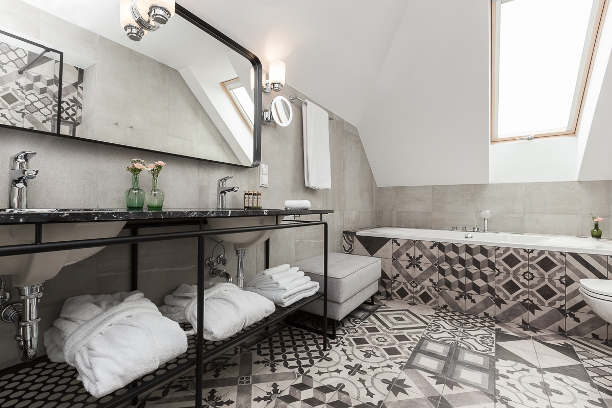 缤纷石材装点独特酒店浴室-13