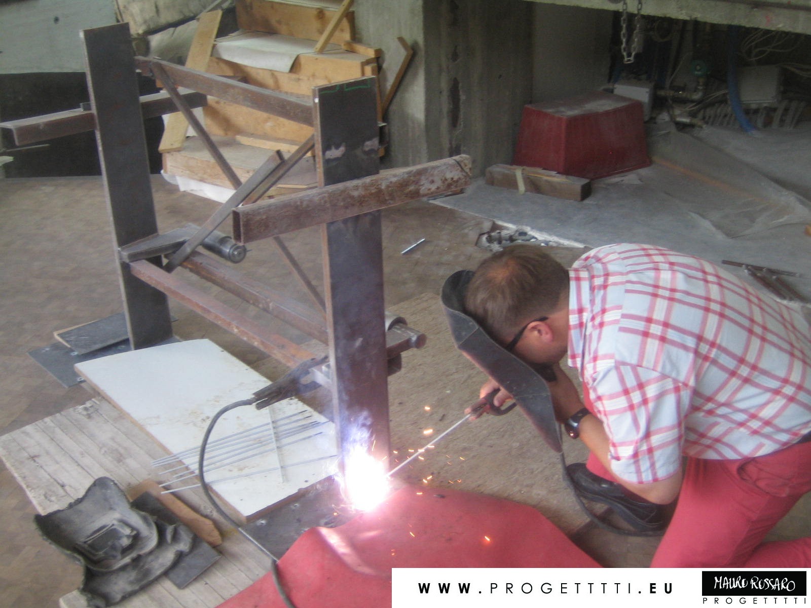 原生材料的艺术共鸣——Casa Rossaro 住宅设计-28