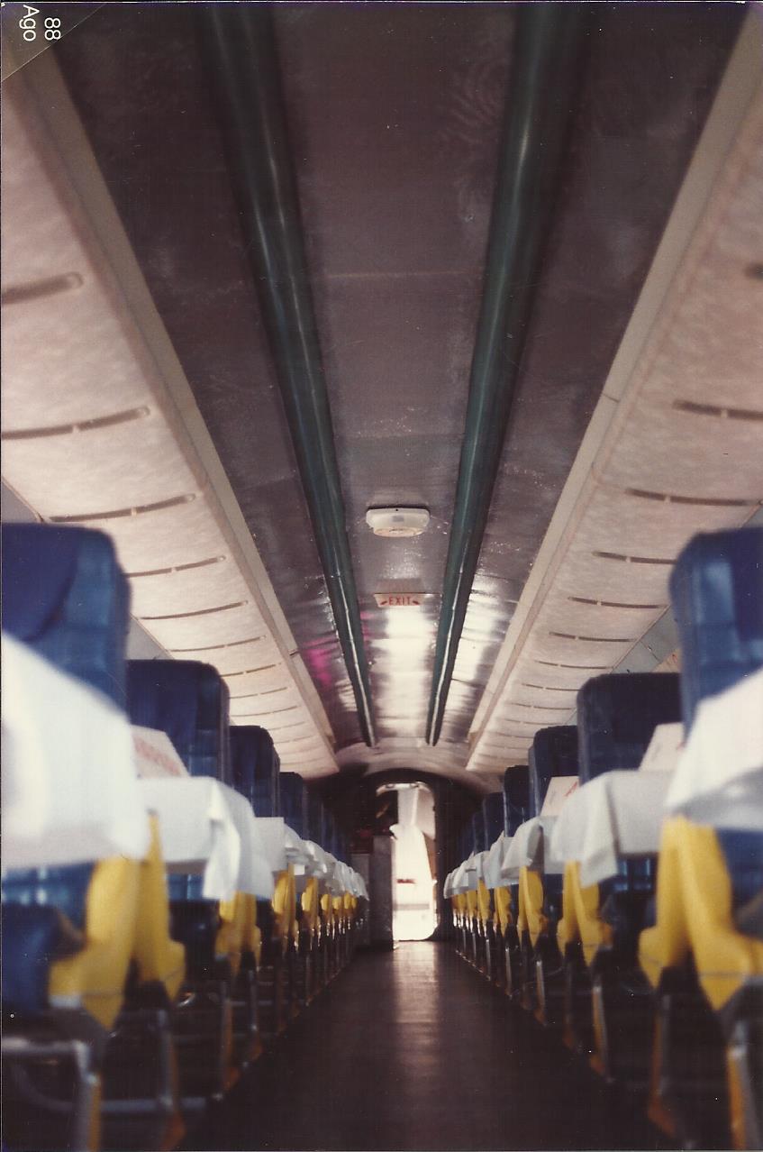 翱翔绿茵上 · 废旧飞机变身的空中酒馆-6