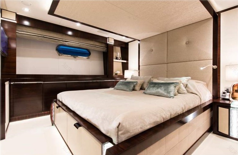 融合传统与创新的 50 米豪华游艇室内设计-17
