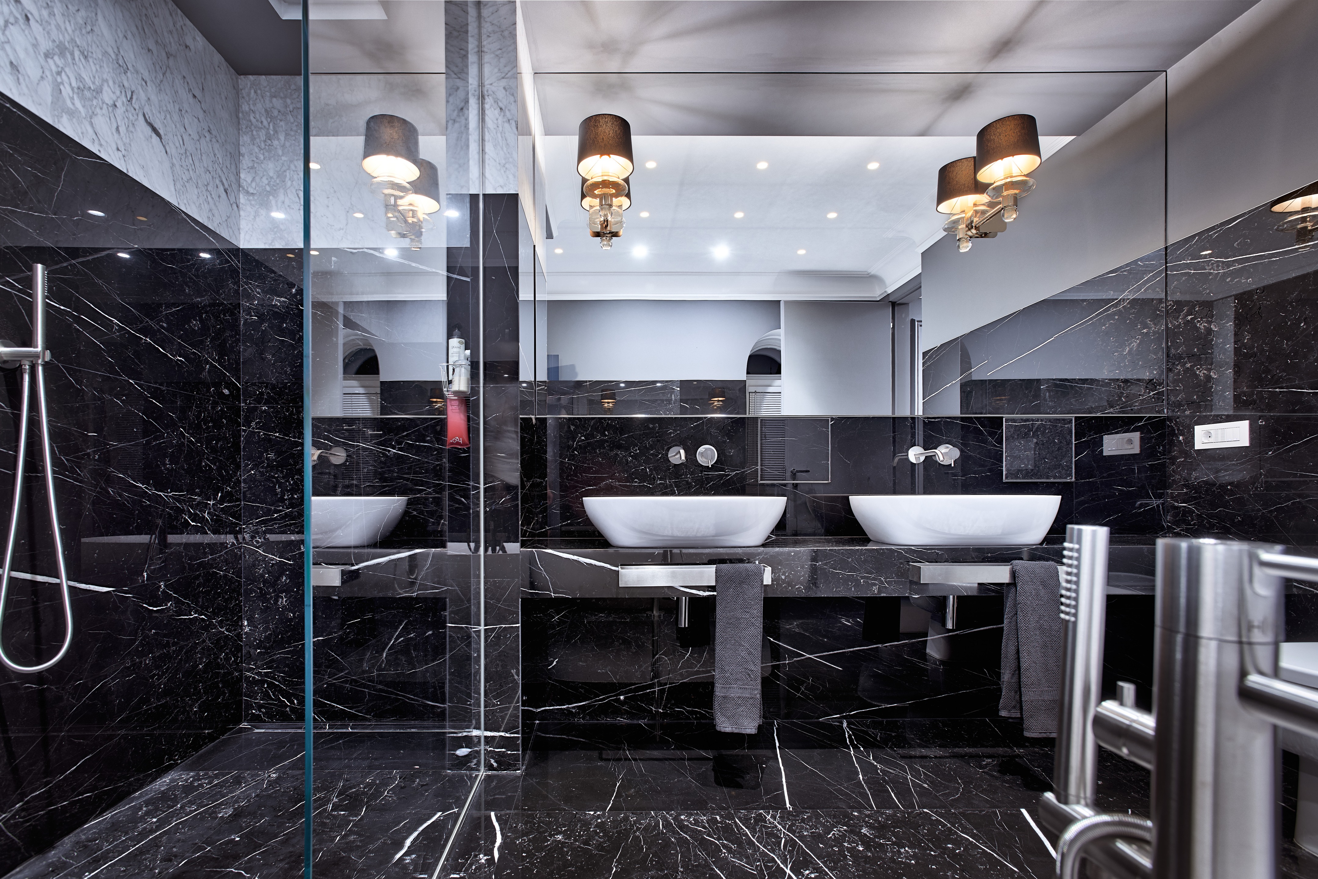 2017 年三层联排别墅影院式客厅设计-28