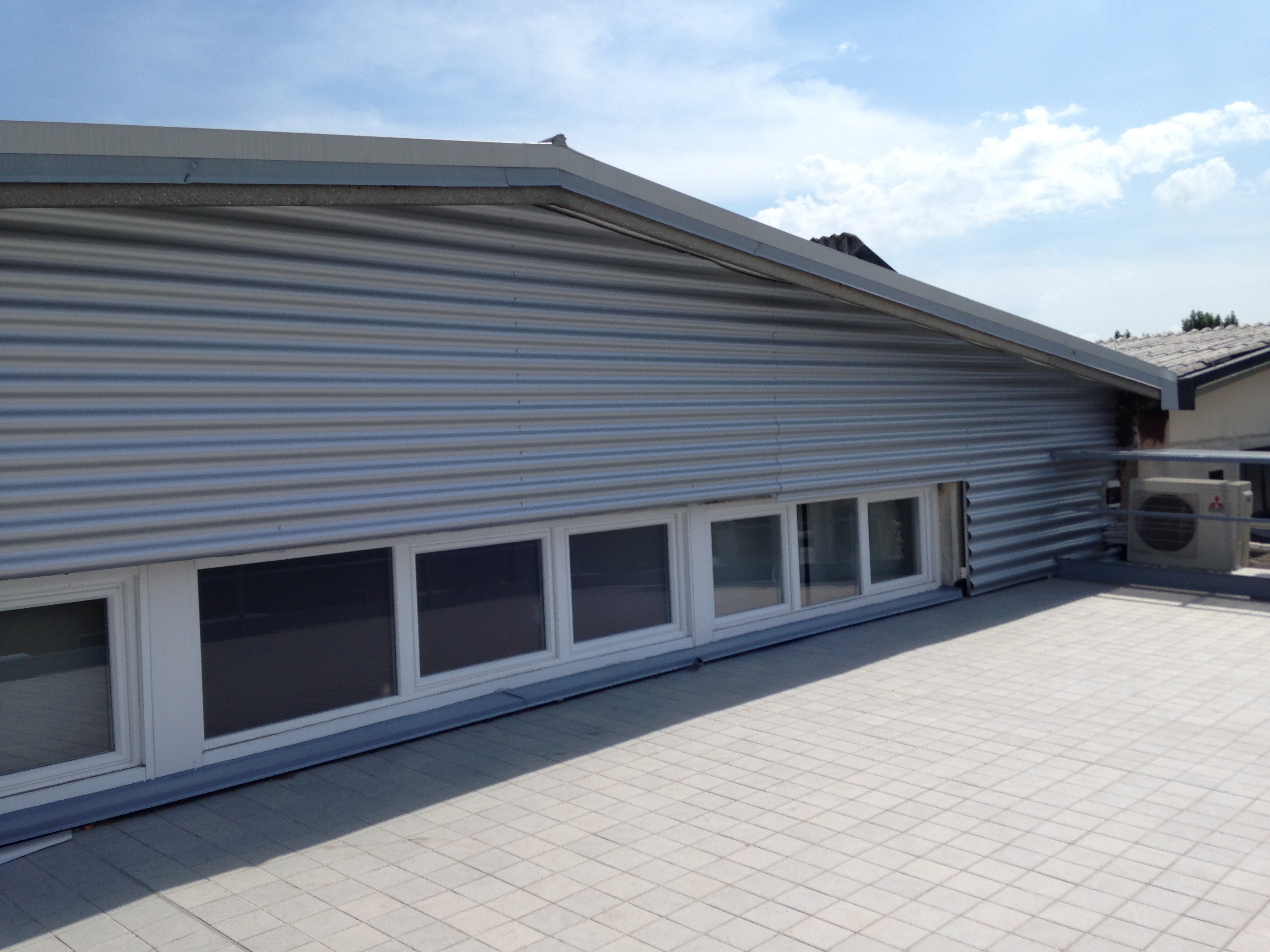 波浪铝板翻新旧厂房 打造现代办公空间-4