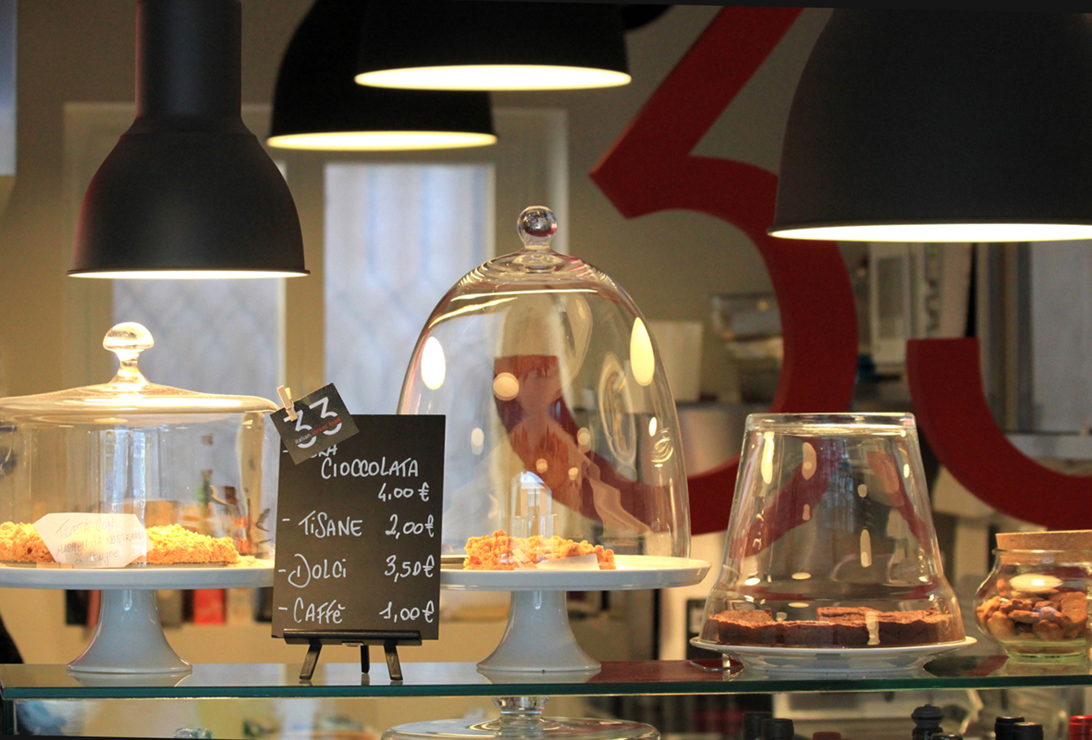 33 意大利街头美食餐厅 | 历史古镇中的年轻创新设计-5