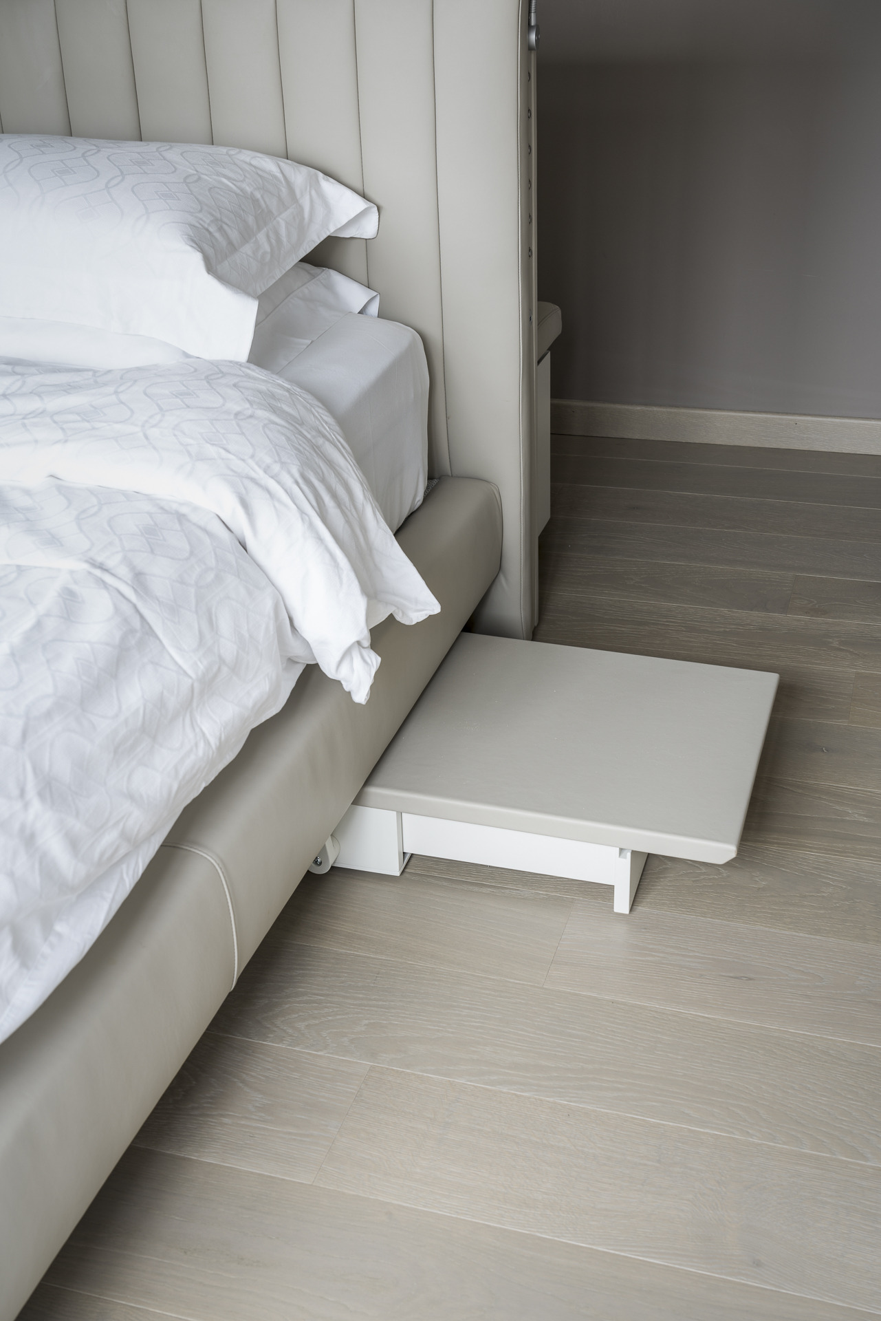 蒙特卡洛海景公寓的翻新之旅-21