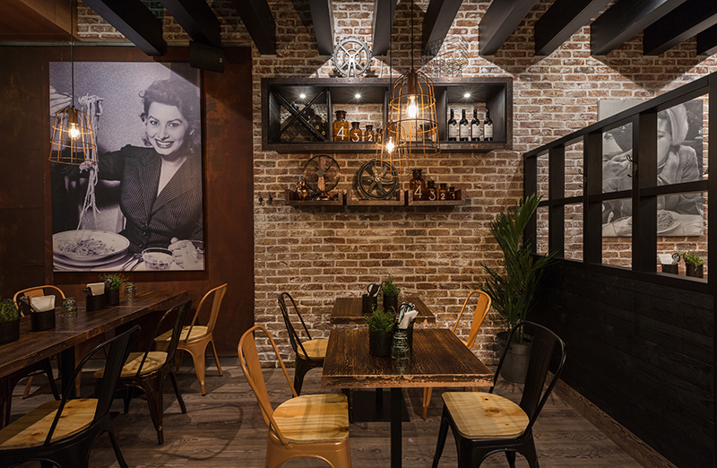 芬兰 Jumbo 购物中心的"Makaronitehdas"餐厅,工业风内饰引人入胜-15