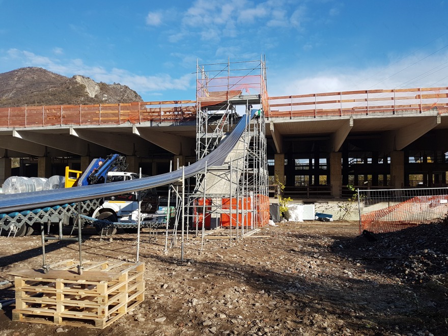 意大利 Gravellona Toce 多功能体育中心——创新金属顶棚设计-3