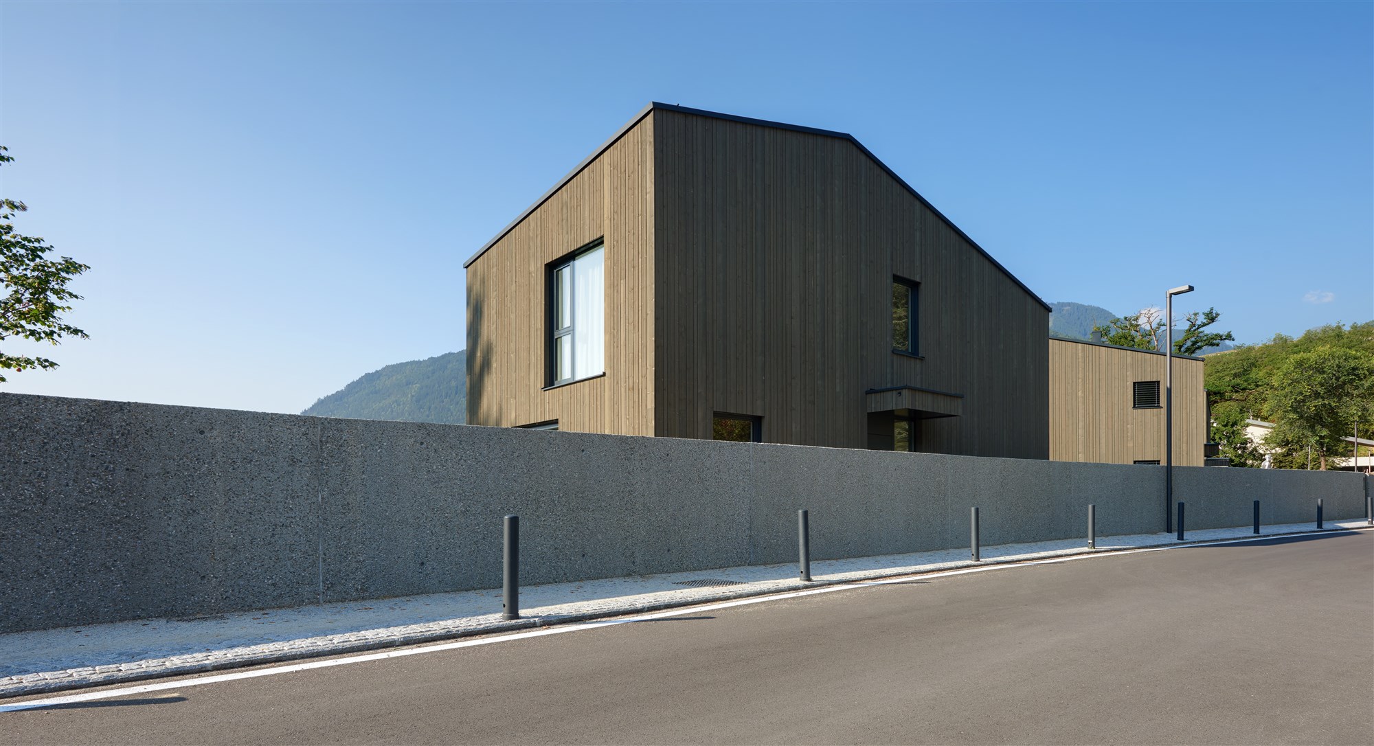 传统与现代共融的意大利木质住宅-3