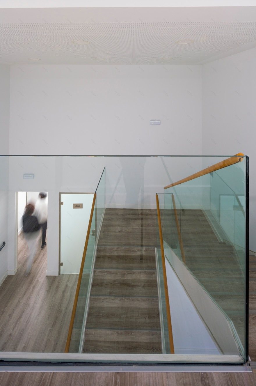 多功能康复中心 · 融入景观的城市医疗空间-24