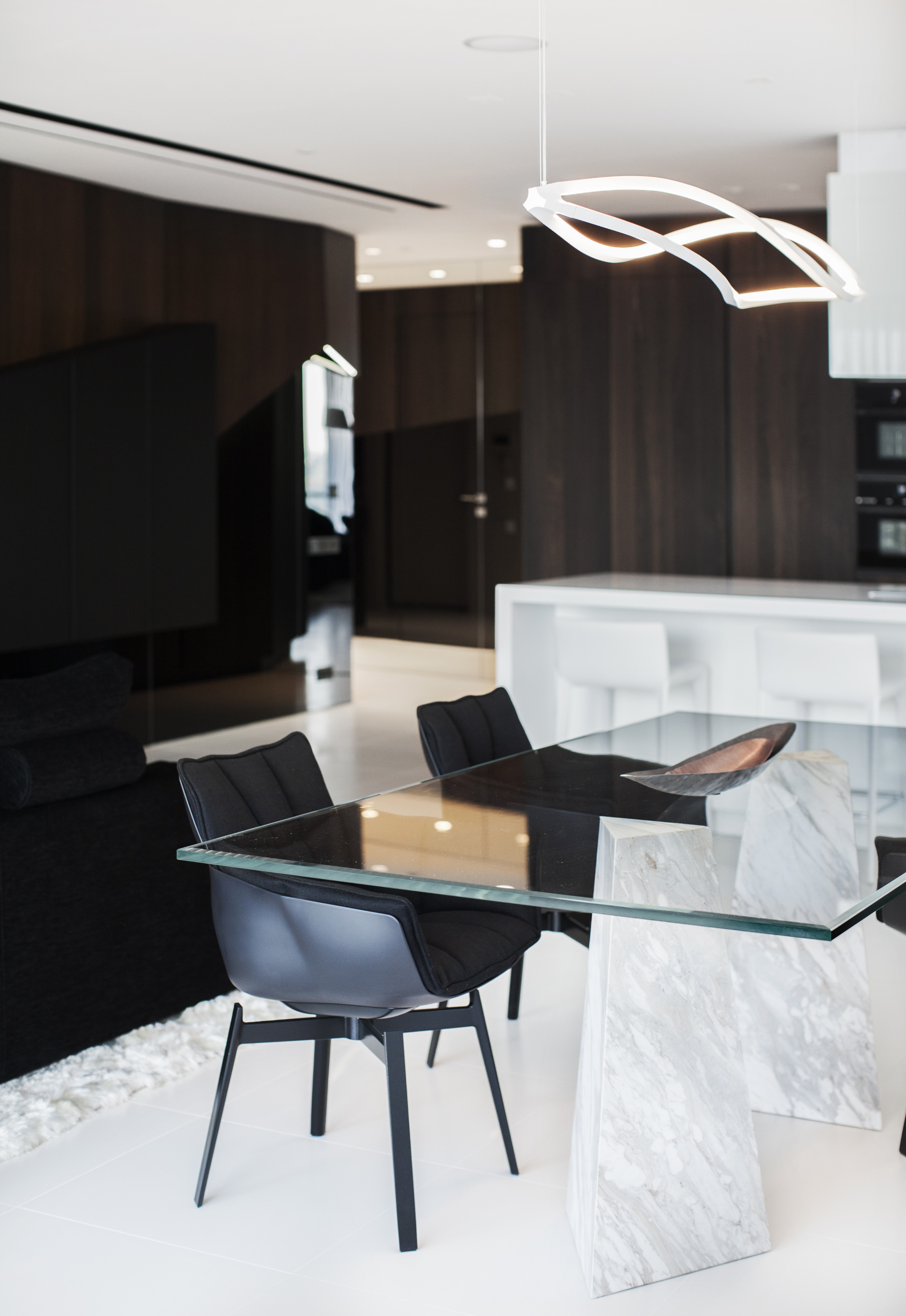 几何矩阵空间 | 暖木与冷玻璃的对比设计-10