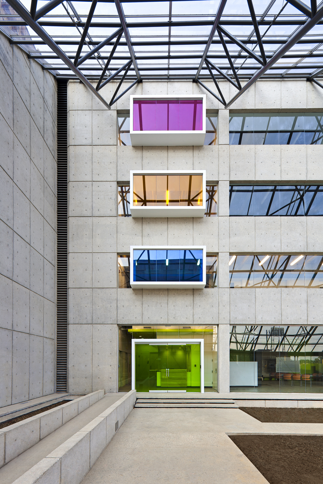 废弃银行变身为创意音乐学院-2