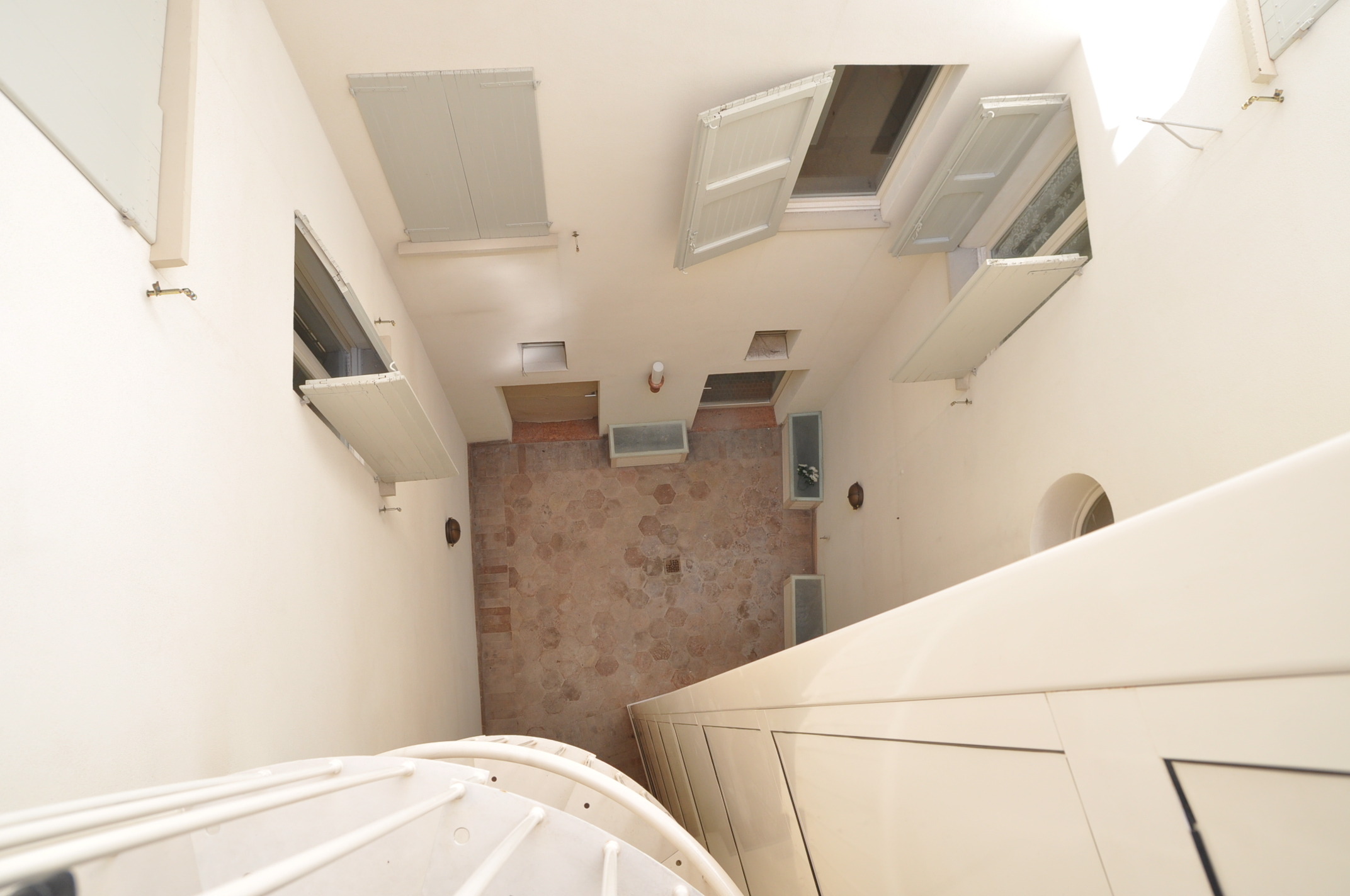 修复后的庭院-5