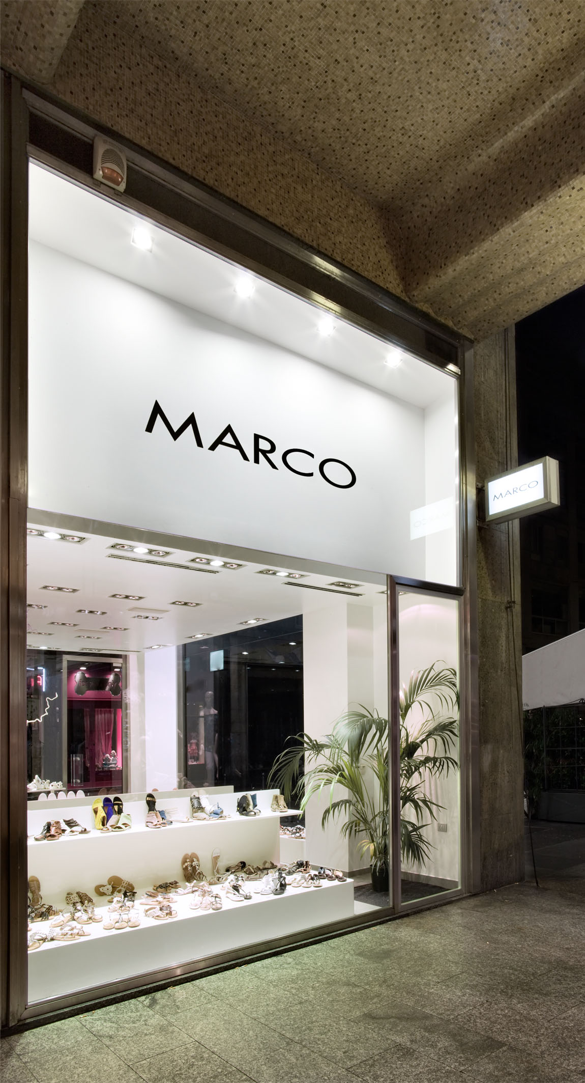 米兰与帕多瓦的 MARCO 鞋店设计-11