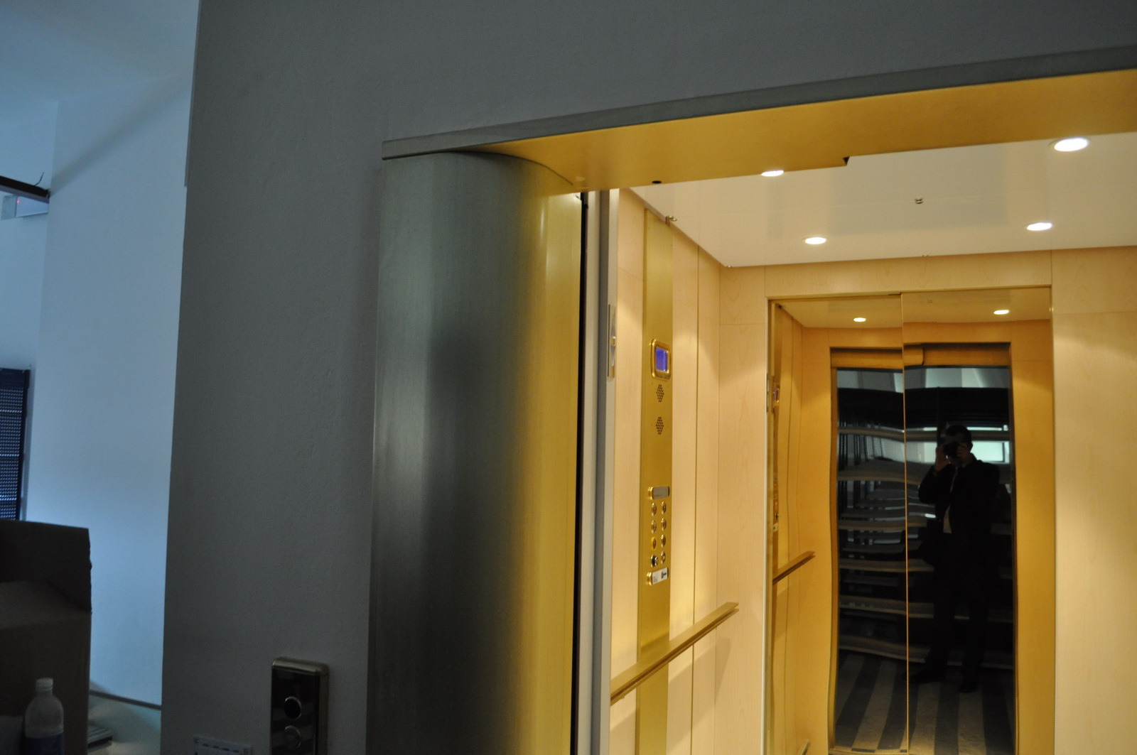 黑金剧院 | 拉文纳商业大厦室内设计-22