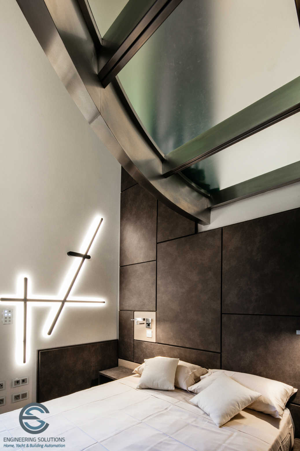 罗马历史建筑中的现代科技家居-9