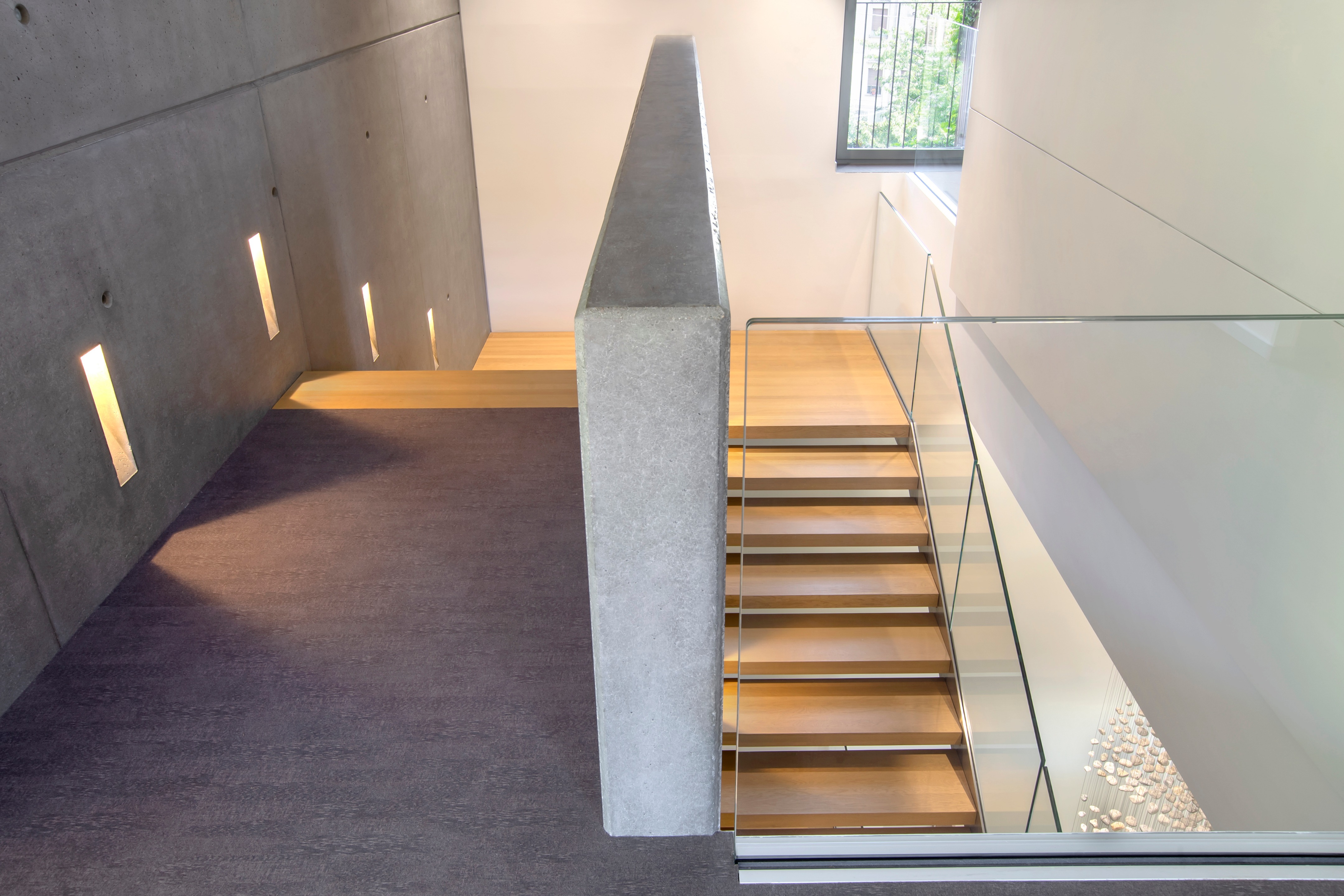 意大利品牌 Herno 总部个性楼梯设计-17