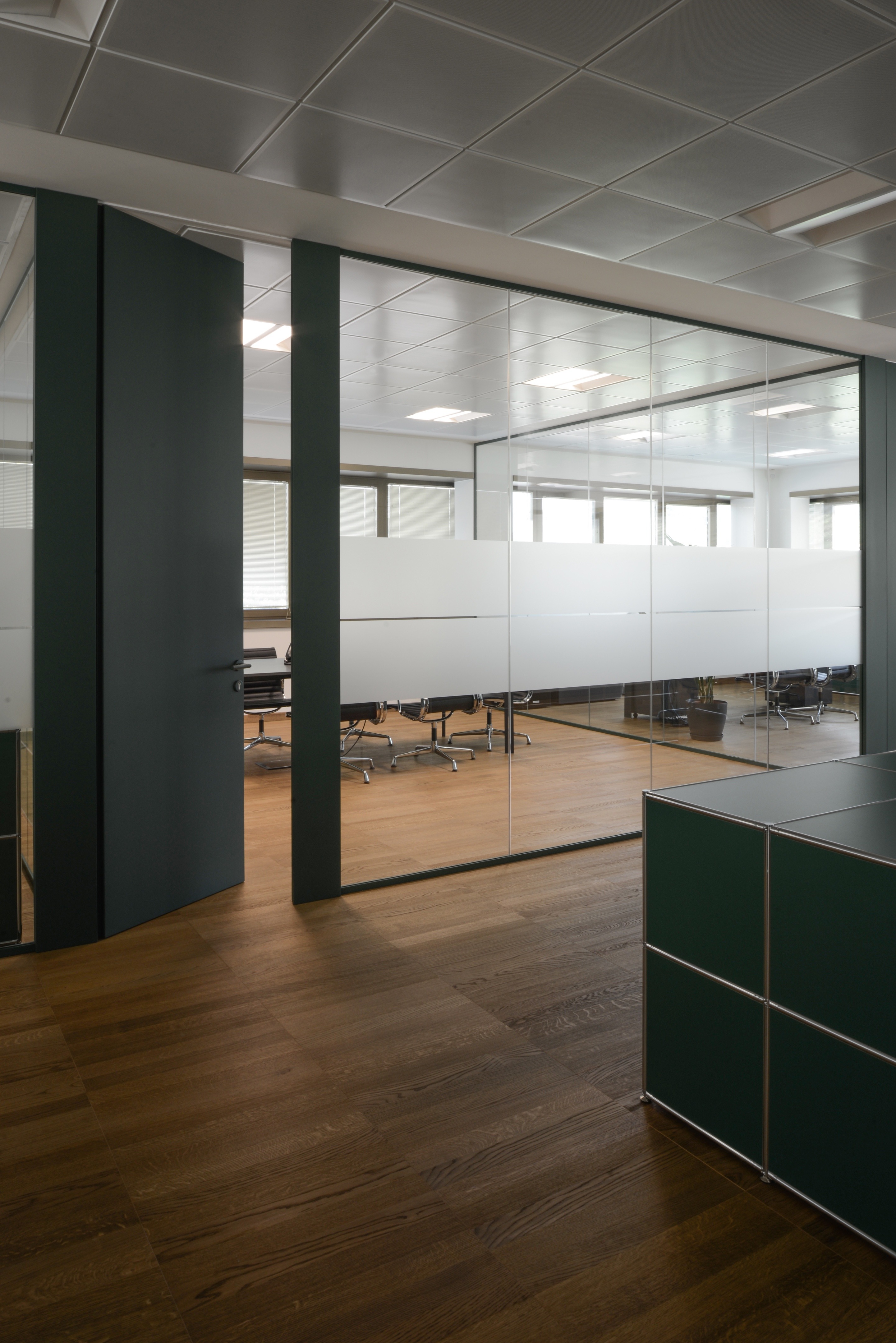 2018 年完工的 Mion Labels 总部大厦，现代简约风格展现办公空间新概念-11