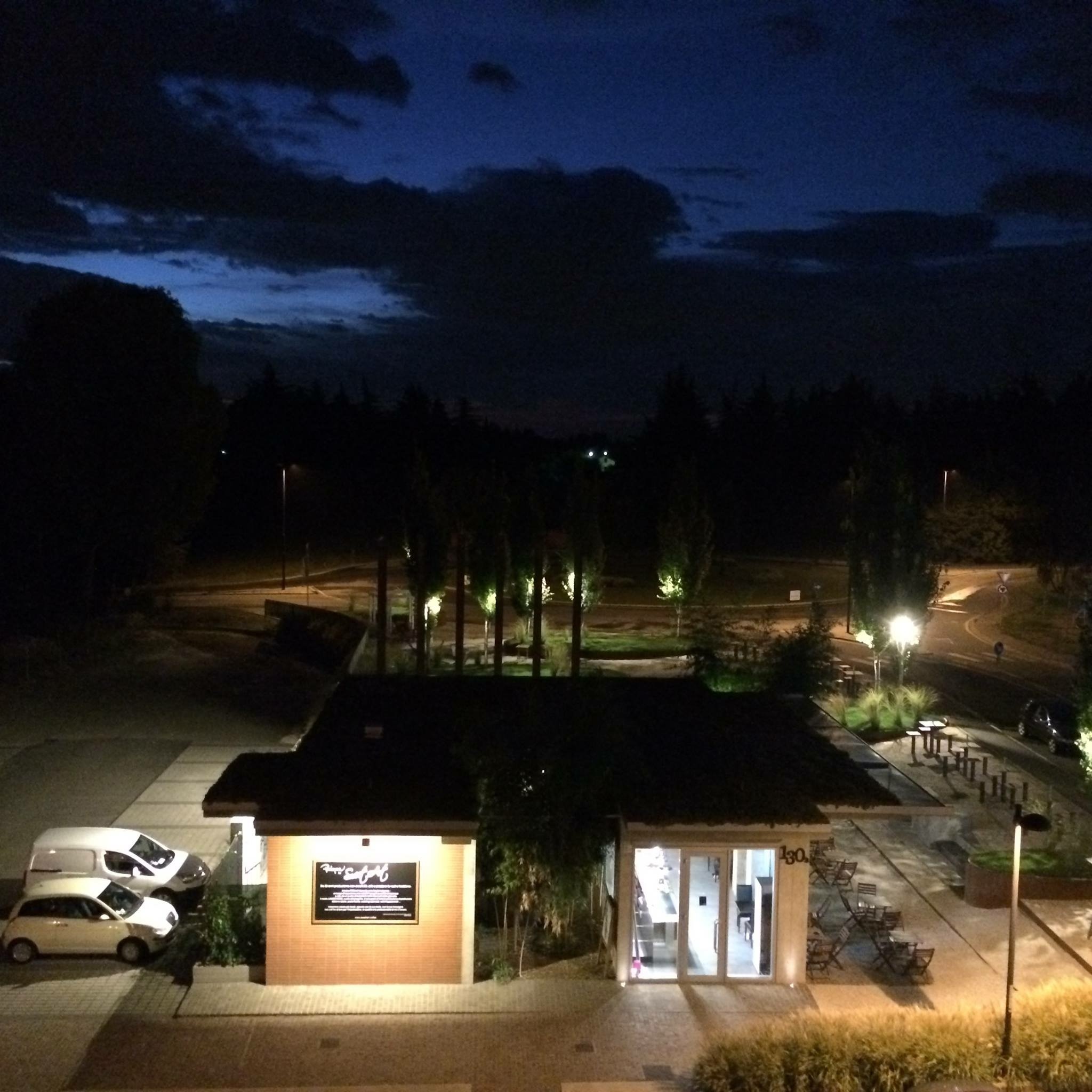 2015 年完成的 Palapa 项目，将工业遗址改造为时尚咖啡馆-56